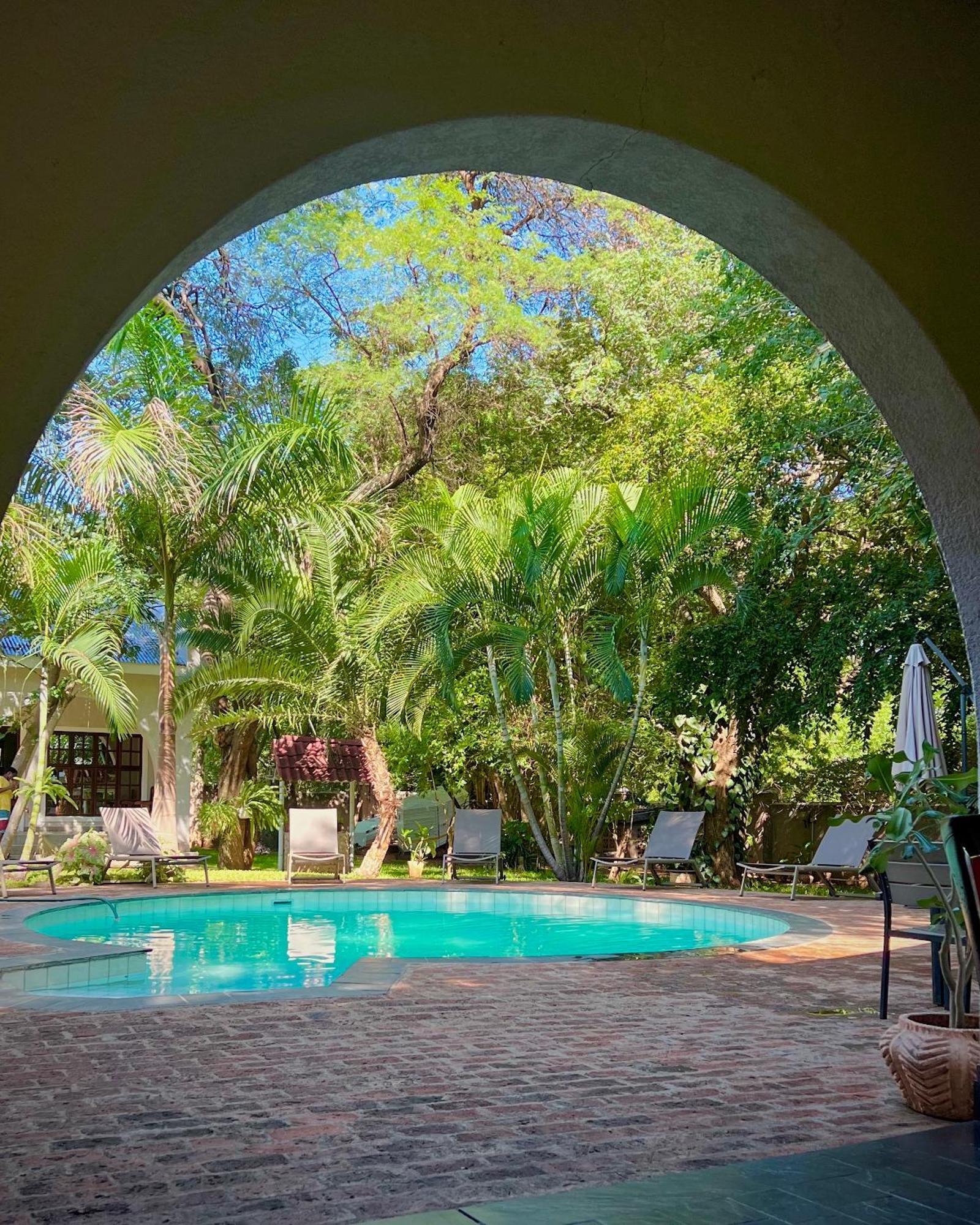 Jacaranda Lodge Victoria Falls Exterior photo